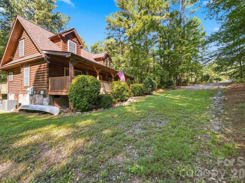 963 Double Eagle Drive, Nebo, NC 28761.  MLS# CAR4424157, YatesRealty ID 50596. 