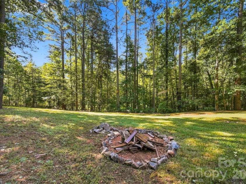 963 Double Eagle Drive, Nebo, NC 28761.  MLS# CAR4424157, YatesRealty ID 50596. 