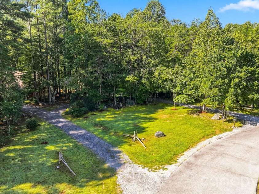 963 Double Eagle Drive, Nebo, NC 28761.  MLS# CAR4424157, YatesRealty ID 50596. 