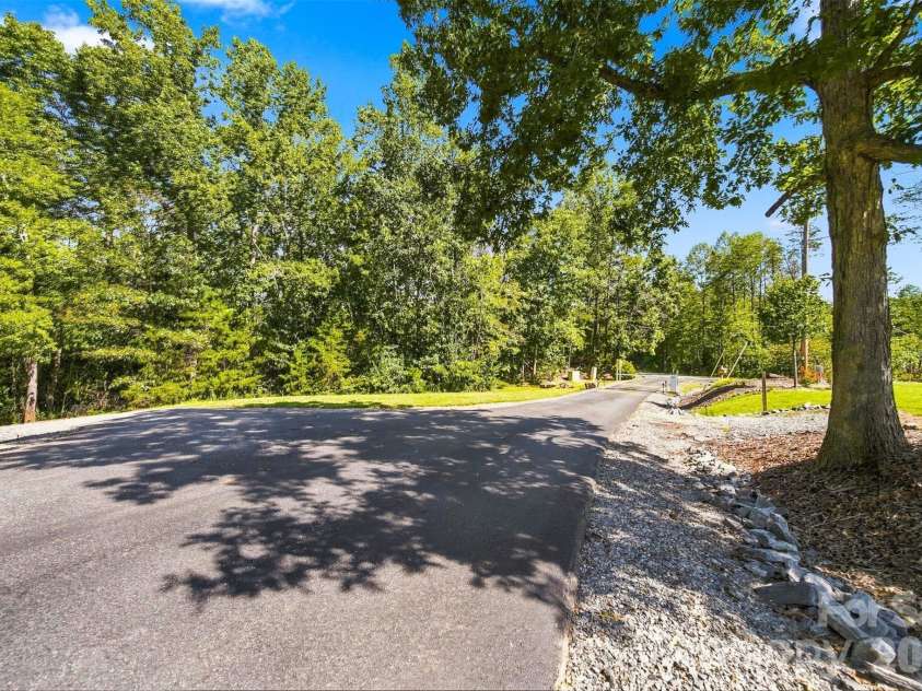 963 Double Eagle Drive, Nebo, NC 28761.  MLS# CAR4424157, YatesRealty ID 50596. 