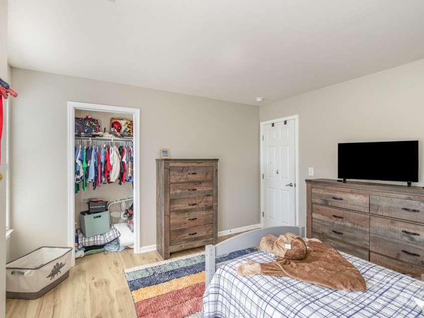 121 Inlet Point Drive, Tega Cay, SC 29708.  MLS# CAR4308029, YatesRealty ID 50598. Upstairs Bedroom