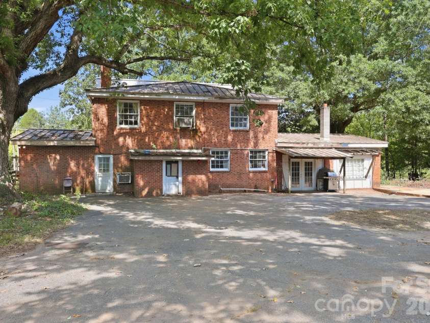 4225 Sherrills Ford Road, Salisbury, NC 28147.  MLS# CAR4420596, YatesRealty ID 50599. 