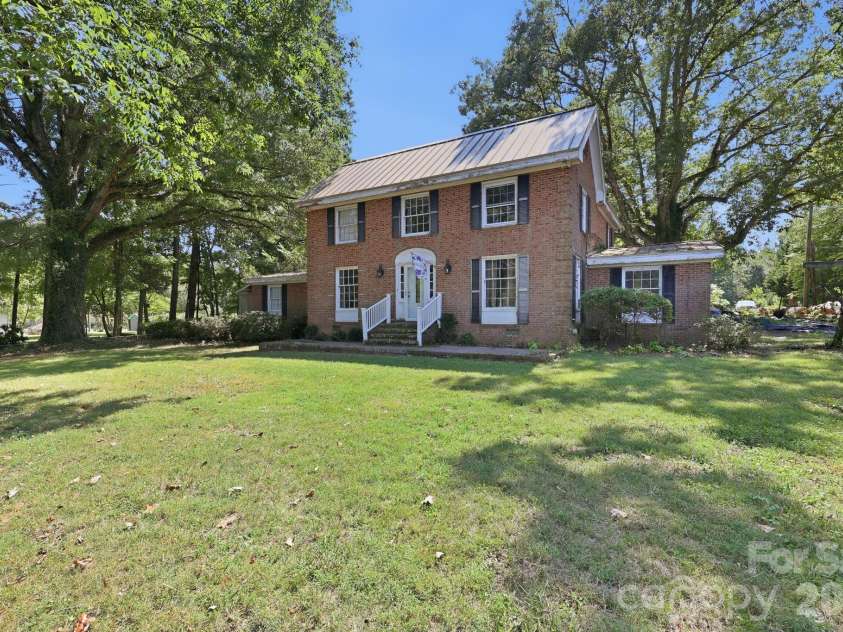 4225 Sherrills Ford Road, Salisbury, NC 28147.  MLS# CAR4420596, YatesRealty ID 50599. 