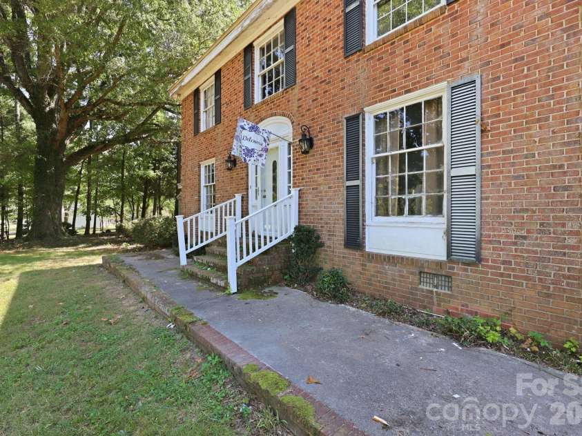 4225 Sherrills Ford Road, Salisbury, NC 28147.  MLS# CAR4420596, YatesRealty ID 50599. 