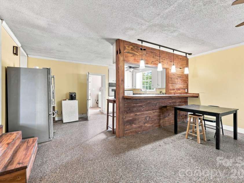 4225 Sherrills Ford Road, Salisbury, NC 28147.  MLS# CAR4420596, YatesRealty ID 50599. Main Breakfast Area