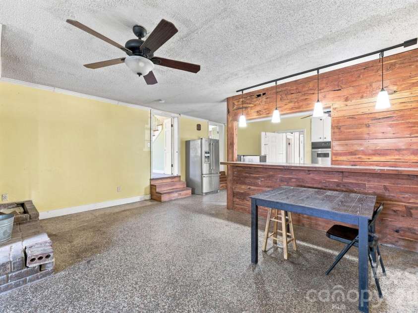 4225 Sherrills Ford Road, Salisbury, NC 28147.  MLS# CAR4420596, YatesRealty ID 50599. Main Breakfast Area