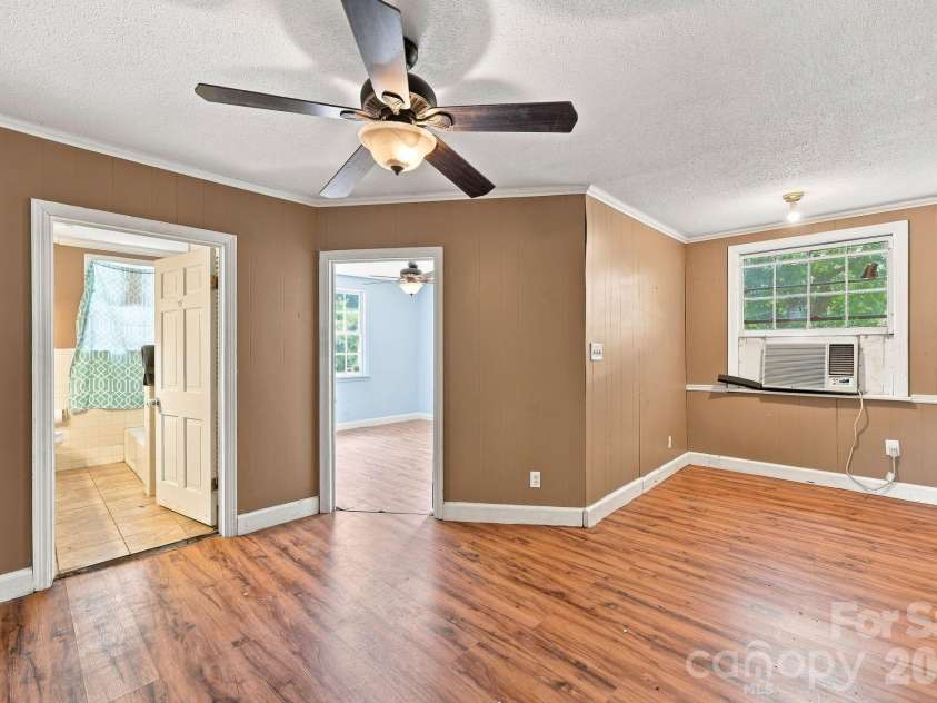 4225 Sherrills Ford Road, Salisbury, NC 28147.  MLS# CAR4420596, YatesRealty ID 50599. Main Upstairs Hall