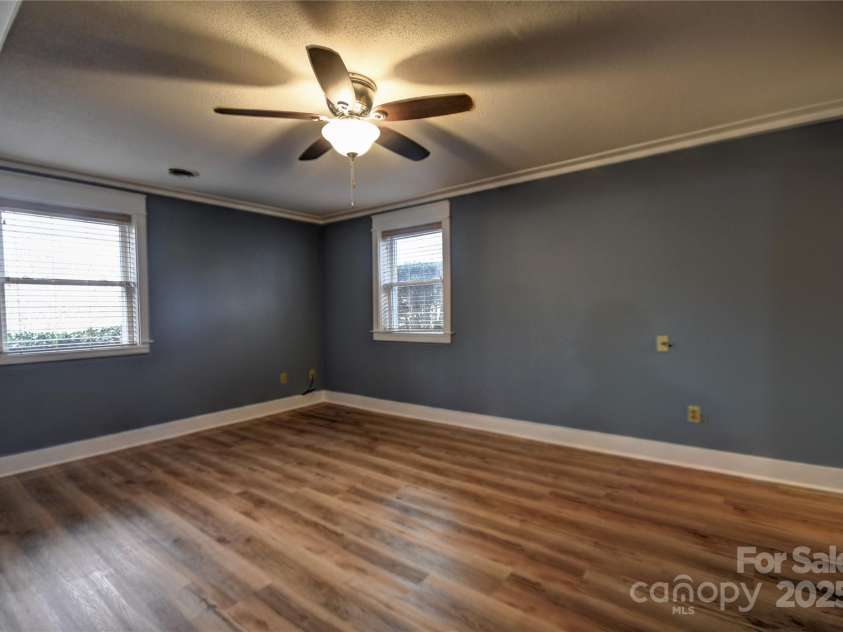 119 Pleasant Hill Circle, Waynesville, NC 28786.  MLS# CAR4325217, YatesRealty ID 506. Large Primary Suite on the lower level