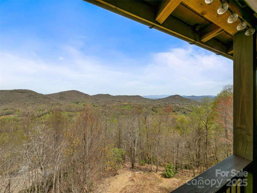 640 Blue Mist Way, Arden, NC 28704.  MLS# CAR4224572, YatesRealty ID 5060. 