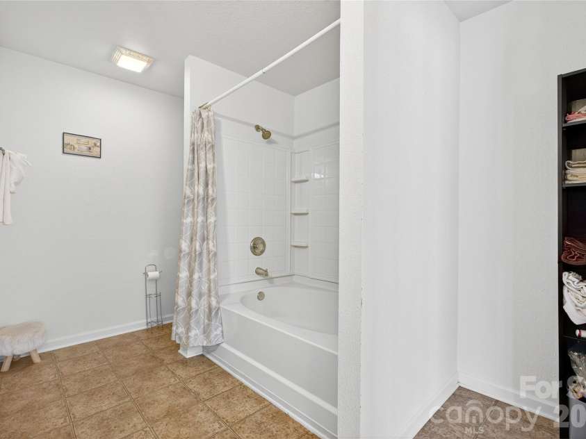 109 Bennett Trail Drive, Mount Holly, NC 28120.  MLS# CAR4424162, YatesRealty ID 50600. 