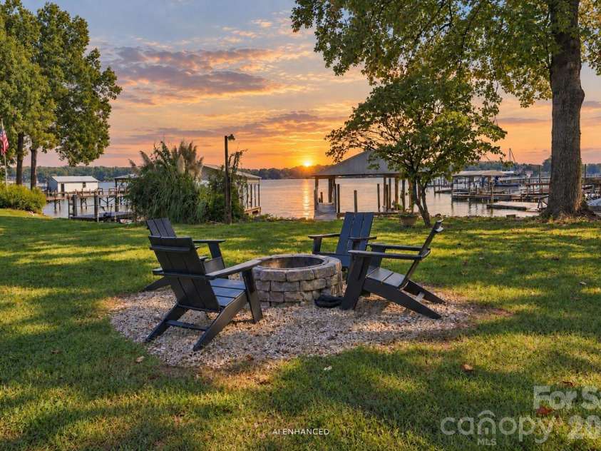 4954 Moonlite Bay Drive, Sherrills Ford, NC 28673.  MLS# CAR4424016, YatesRealty ID 50601. 