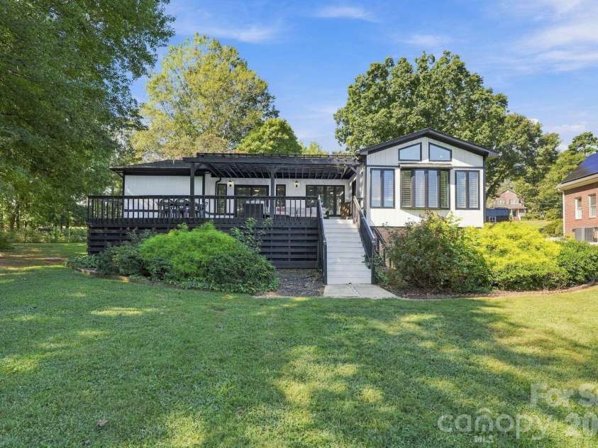 4954 Moonlite Bay Drive, Sherrills Ford, NC 28673.  MLS# CAR4424016, YatesRealty ID 50601. 
