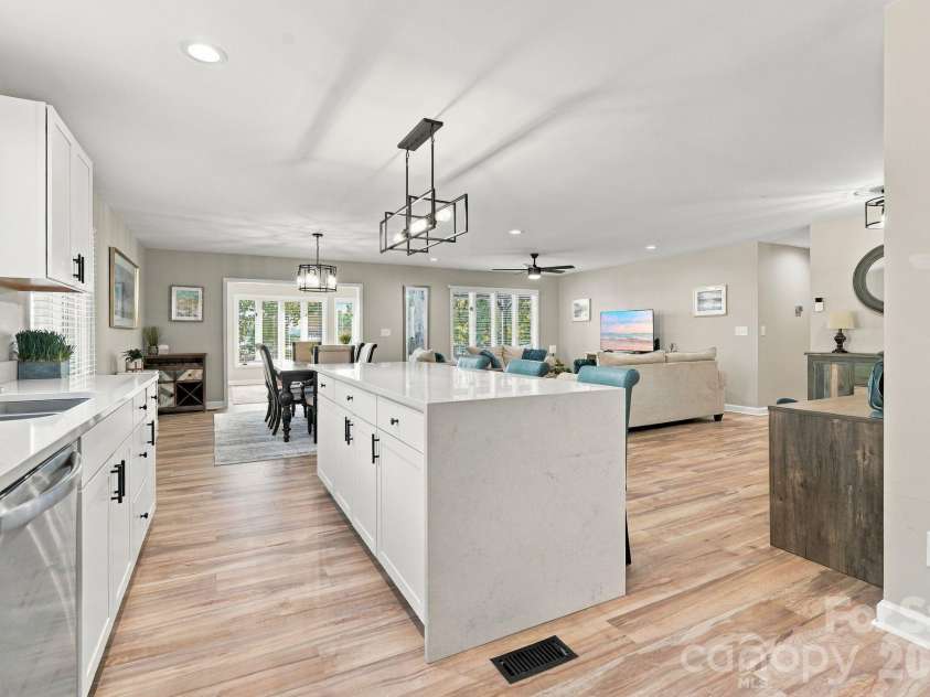 4954 Moonlite Bay Drive, Sherrills Ford, NC 28673.  MLS# CAR4424016, YatesRealty ID 50601. 
