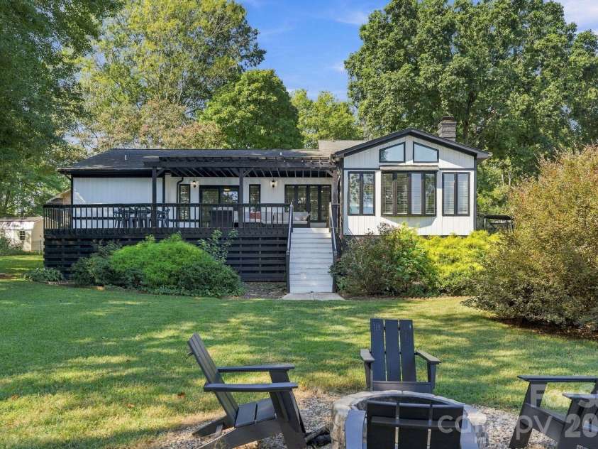 4954 Moonlite Bay Drive, Sherrills Ford, NC 28673.  MLS# CAR4424016, YatesRealty ID 50601. 