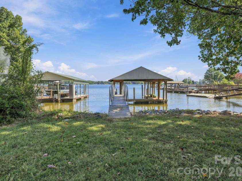 4954 Moonlite Bay Drive, Sherrills Ford, NC 28673.  MLS# CAR4424016, YatesRealty ID 50601. 