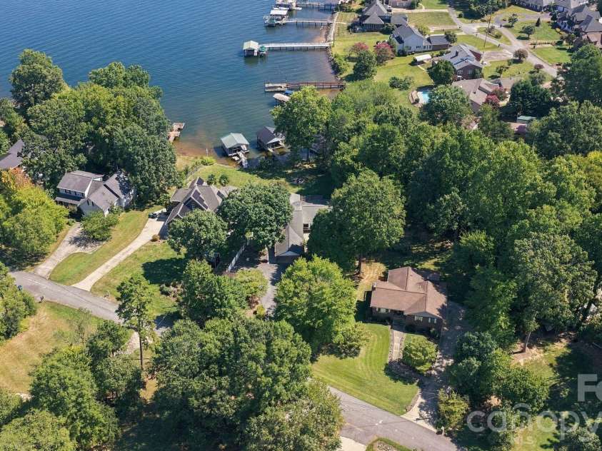 4954 Moonlite Bay Drive, Sherrills Ford, NC 28673.  MLS# CAR4424016, YatesRealty ID 50601. 