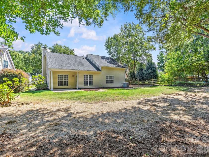 15046 Annan Court, Charlotte, NC 28277.  MLS# CAR4424161, YatesRealty ID 50602. 