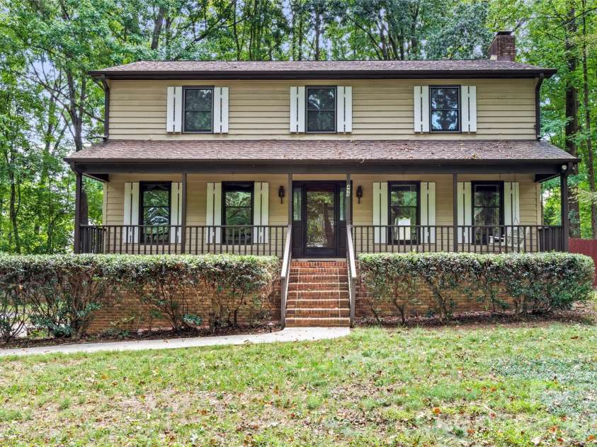 499 Reigate Drive, Kernersville, NC 27284.  MLS# CAR4423526, YatesRealty ID 50604. 