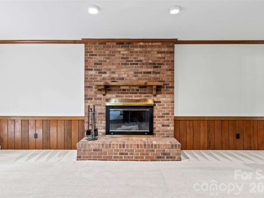 499 Reigate Drive, Kernersville, NC 27284.  MLS# CAR4423526, YatesRealty ID 50604. 