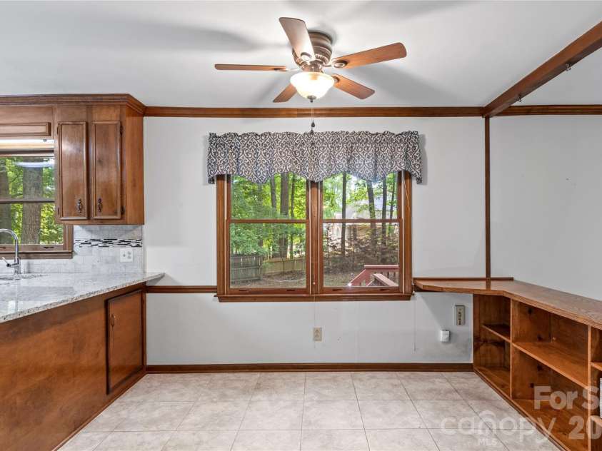 499 Reigate Drive, Kernersville, NC 27284.  MLS# CAR4423526, YatesRealty ID 50604. 