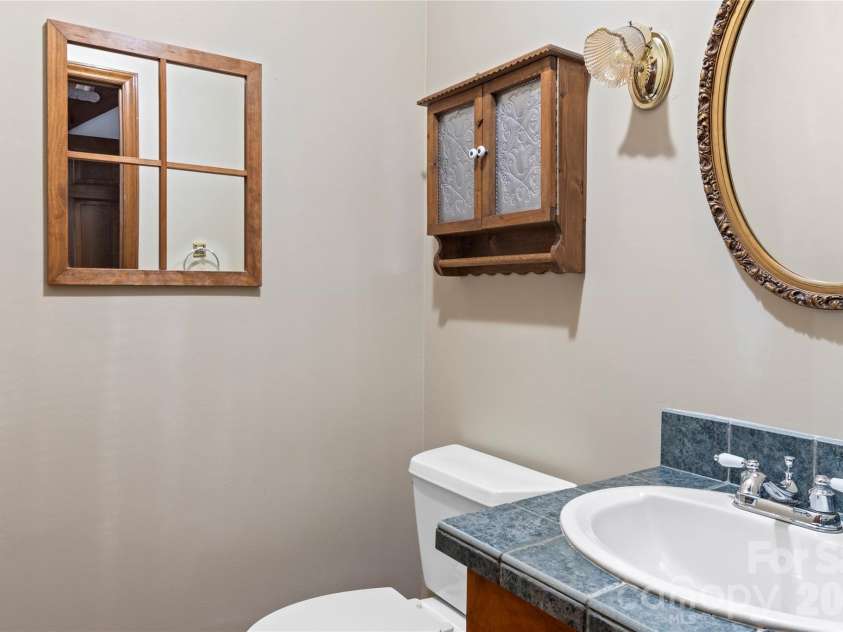 499 Reigate Drive, Kernersville, NC 27284.  MLS# CAR4423526, YatesRealty ID 50604. 