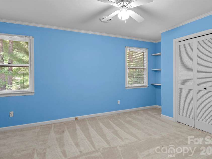 499 Reigate Drive, Kernersville, NC 27284.  MLS# CAR4423526, YatesRealty ID 50604. 