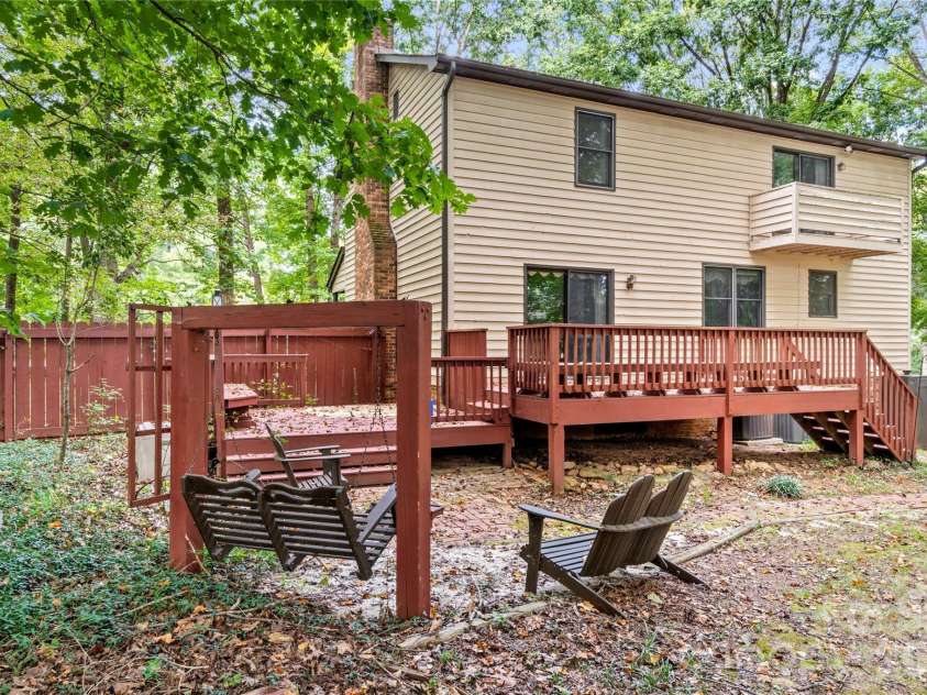 499 Reigate Drive, Kernersville, NC 27284.  MLS# CAR4423526, YatesRealty ID 50604. 