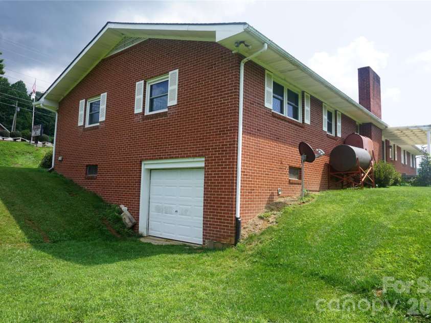11141 NC Highway 226 Highway, Bakersville, NC 28705.  MLS# CAR4424083, YatesRealty ID 50606. 