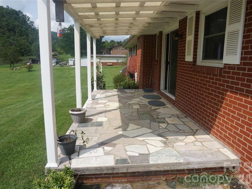 11141 NC Highway 226 Highway, Bakersville, NC 28705.  MLS# CAR4424083, YatesRealty ID 50606. 