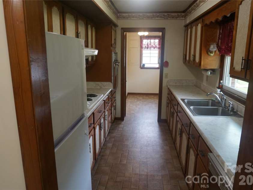 11141 NC Highway 226 Highway, Bakersville, NC 28705.  MLS# CAR4424083, YatesRealty ID 50606. 