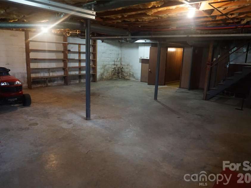 11141 NC Highway 226 Highway, Bakersville, NC 28705.  MLS# CAR4424083, YatesRealty ID 50606. 