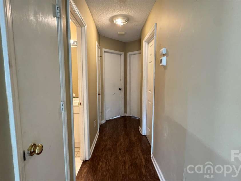 10121 Brawley Lane, Charlotte, NC 28215.  MLS# CAR4424172, YatesRealty ID 50607. 