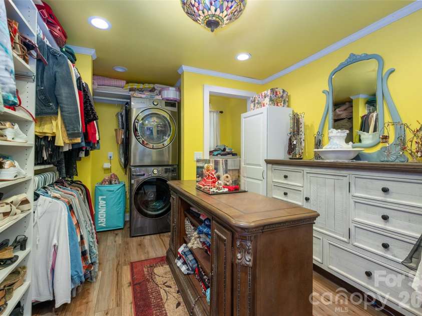 802 Fargo Drive, Concord, NC 28027.  MLS# CAR4422256, YatesRealty ID 50608. CA Closet system in the primary closet