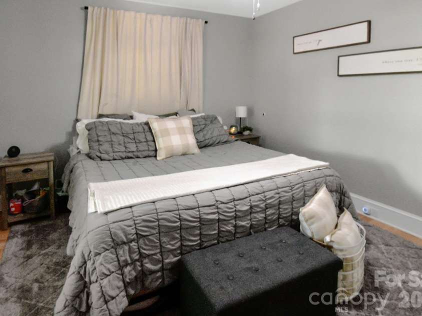 541 Perry Road, Troutman, NC 28166.  MLS# CAR4422089, YatesRealty ID 50609. Main level primary suite