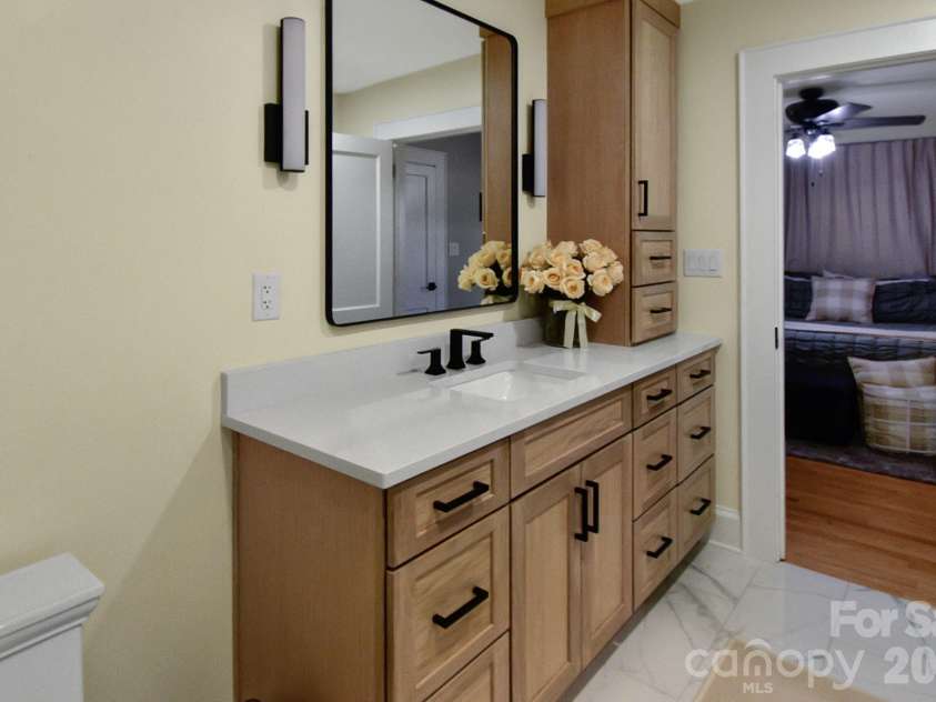 541 Perry Road, Troutman, NC 28166.  MLS# CAR4422089, YatesRealty ID 50609. Newly updated primary bathroom