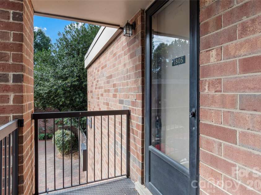 1805 Hawthorne Road, Winston Salem, NC 27103.  MLS# CAR4423582, YatesRealty ID 50612. 