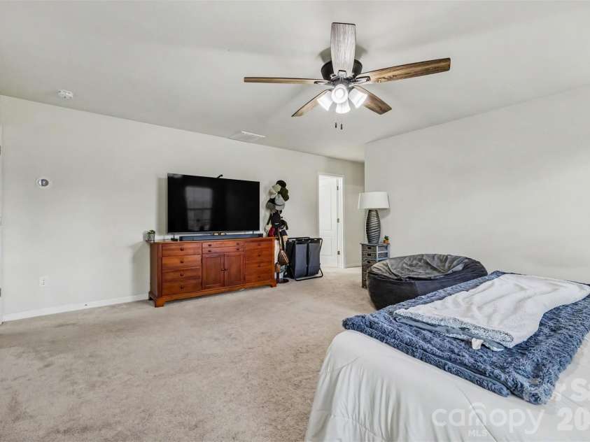 437 Zoe Bee Drive, Clover, SC 29710.  MLS# CAR4423033, YatesRealty ID 50613. 