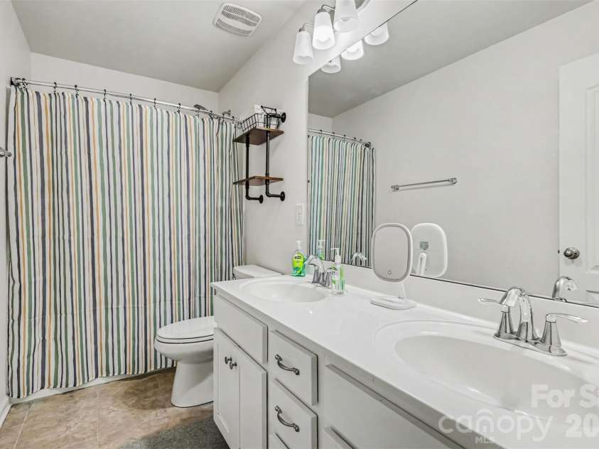 437 Zoe Bee Drive, Clover, SC 29710.  MLS# CAR4423033, YatesRealty ID 50613. 