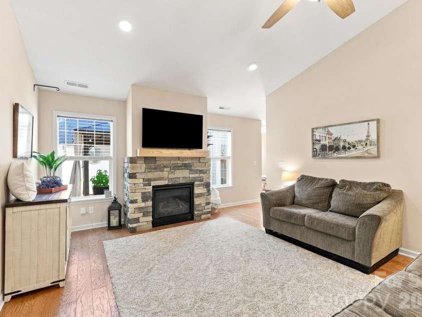 72 Sunny Meadows Boulevard, Arden, NC 28704.  MLS# CAR4421801, YatesRealty ID 50614. Main Living Room