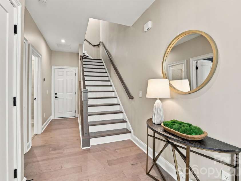 5026 Harrowsmith Lane, Charlotte, NC 28204.  MLS# CAR4424006, YatesRealty ID 50615. 