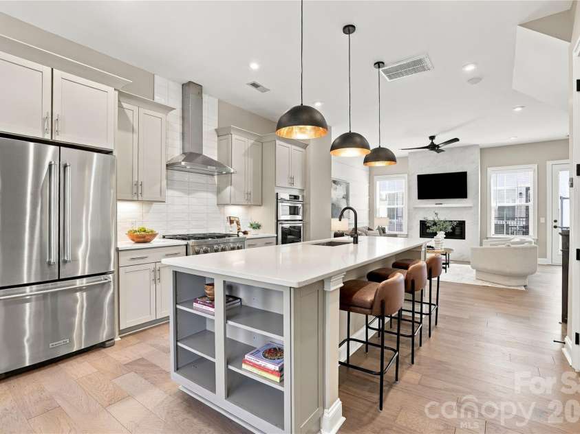 5026 Harrowsmith Lane, Charlotte, NC 28204.  MLS# CAR4424006, YatesRealty ID 50615. 