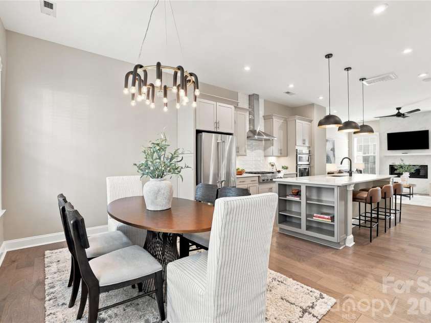 5026 Harrowsmith Lane, Charlotte, NC 28204.  MLS# CAR4424006, YatesRealty ID 50615. 