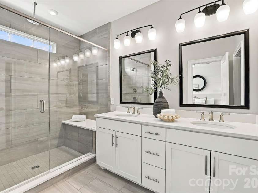 5026 Harrowsmith Lane, Charlotte, NC 28204.  MLS# CAR4424006, YatesRealty ID 50615. 