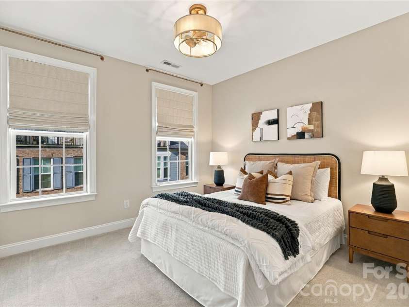 5026 Harrowsmith Lane, Charlotte, NC 28204.  MLS# CAR4424006, YatesRealty ID 50615. 