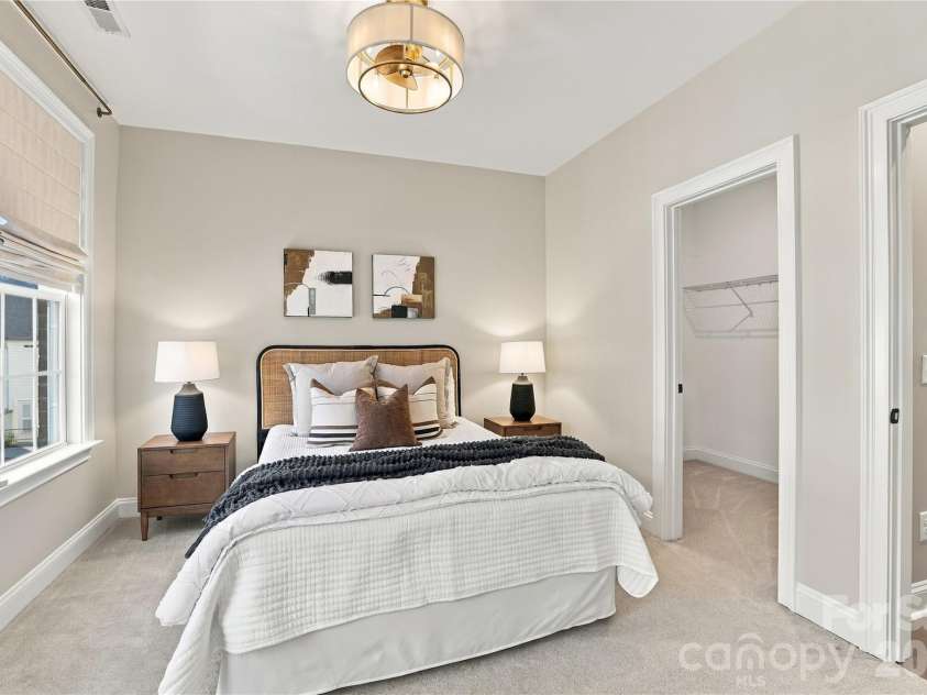 5026 Harrowsmith Lane, Charlotte, NC 28204.  MLS# CAR4424006, YatesRealty ID 50615. 