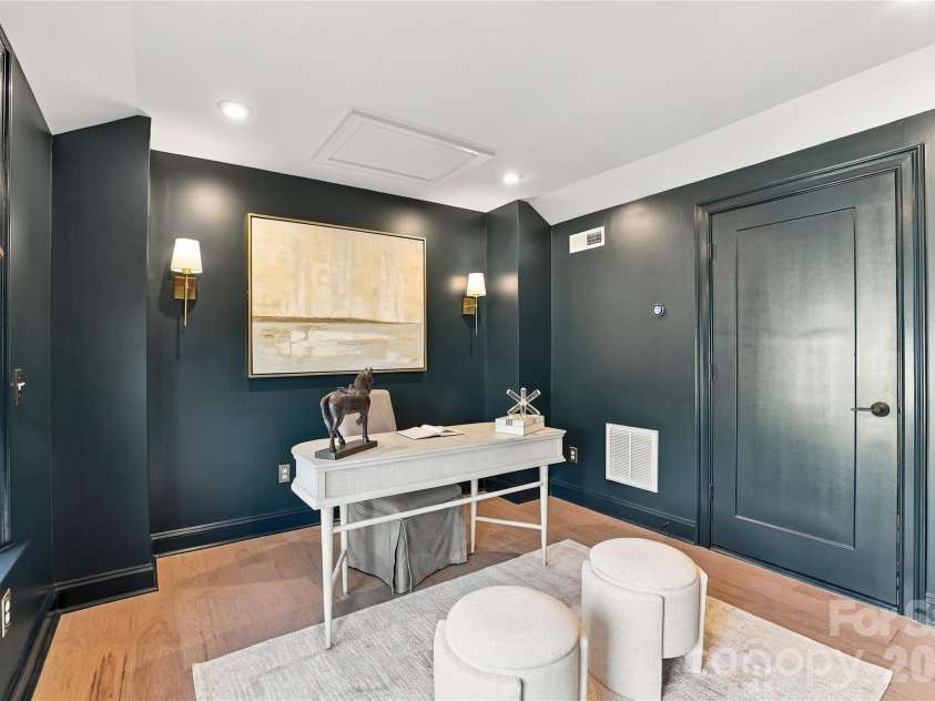 5026 Harrowsmith Lane, Charlotte, NC 28204.  MLS# CAR4424006, YatesRealty ID 50615. 