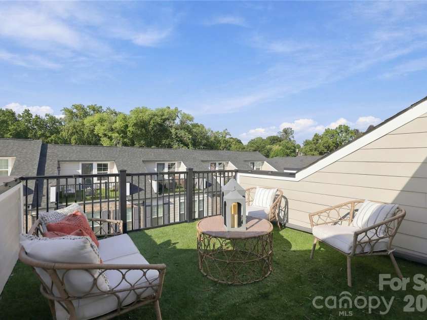5026 Harrowsmith Lane, Charlotte, NC 28204.  MLS# CAR4424006, YatesRealty ID 50615. 