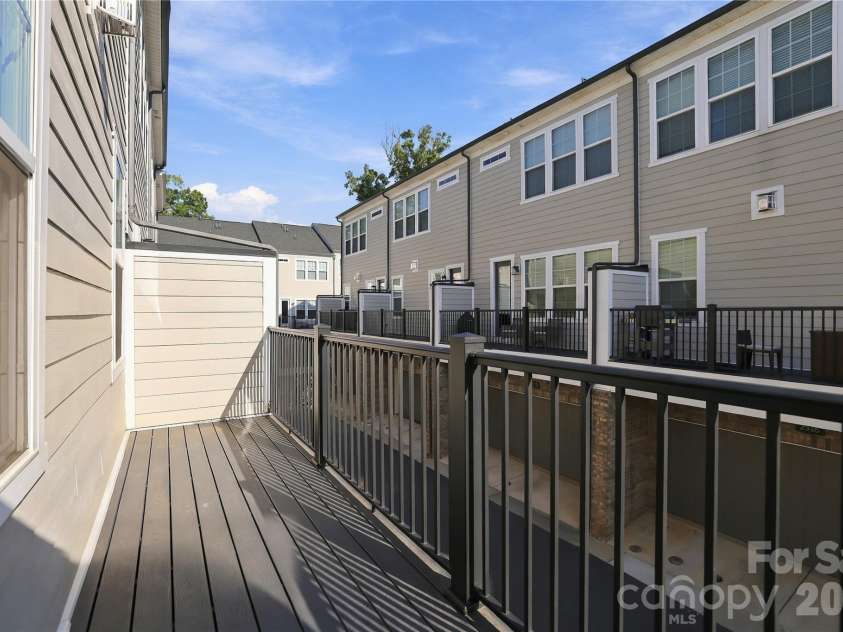 5026 Harrowsmith Lane, Charlotte, NC 28204.  MLS# CAR4424006, YatesRealty ID 50615. 