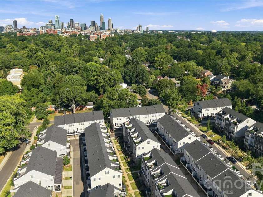 5026 Harrowsmith Lane, Charlotte, NC 28204.  MLS# CAR4424006, YatesRealty ID 50615. 