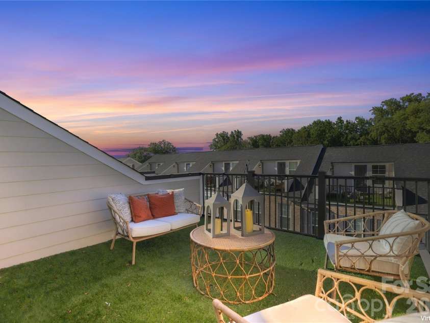 5026 Harrowsmith Lane, Charlotte, NC 28204.  MLS# CAR4424006, YatesRealty ID 50615. 